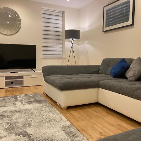 Amazing 2 Bed 2 Bath Private Apartment Watford  Eksteriør bilde