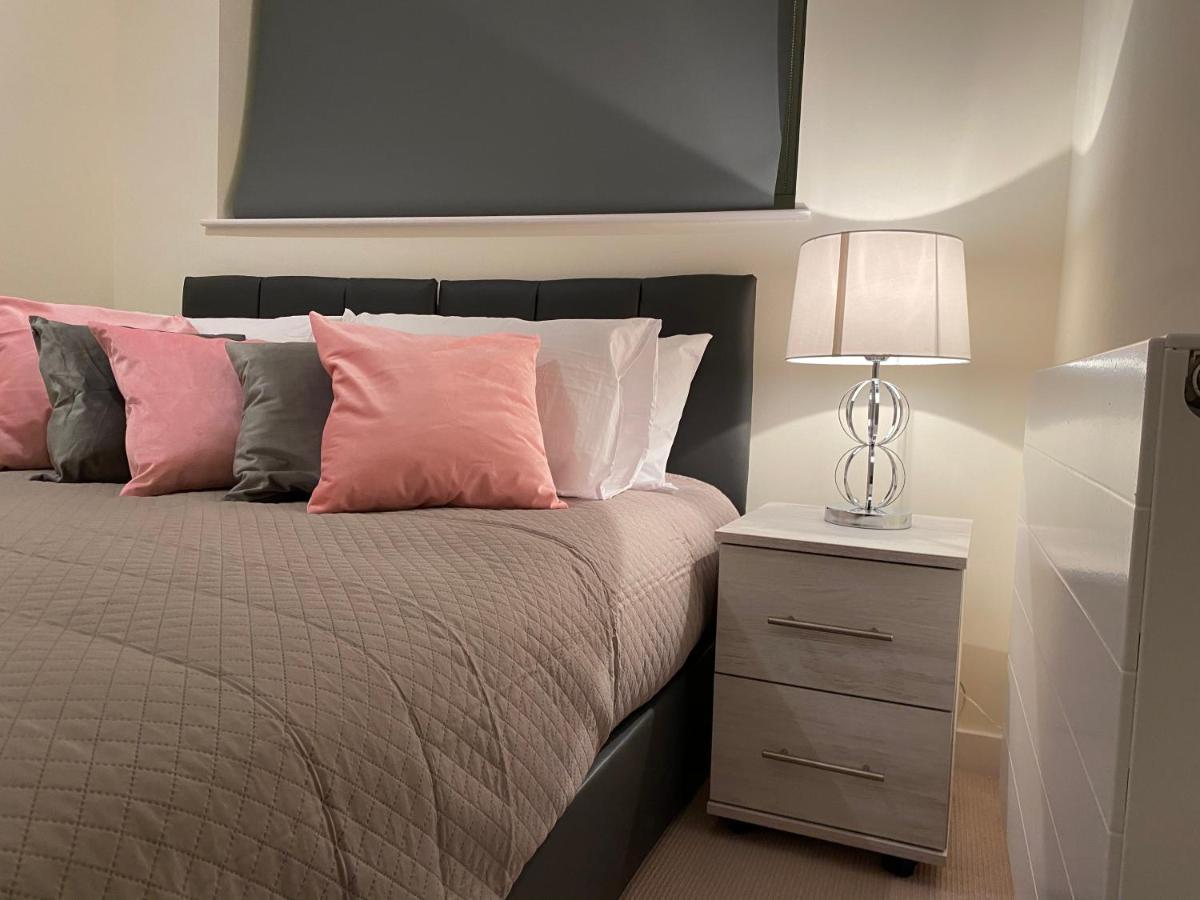 Amazing 2 Bed 2 Bath Private Apartment Watford  Eksteriør bilde