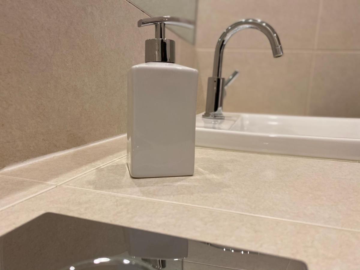 Amazing 2 Bed 2 Bath Private Apartment Watford  Eksteriør bilde