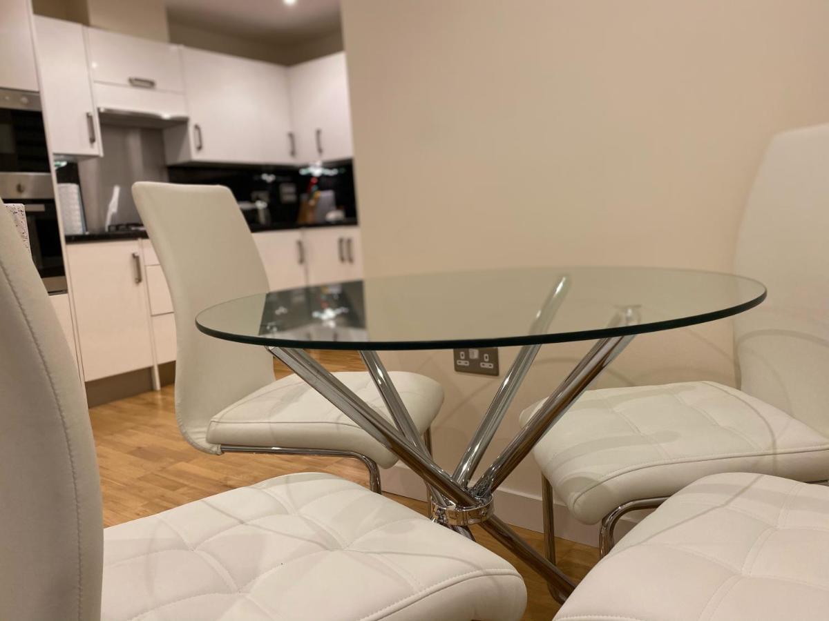 Amazing 2 Bed 2 Bath Private Apartment Watford  Eksteriør bilde