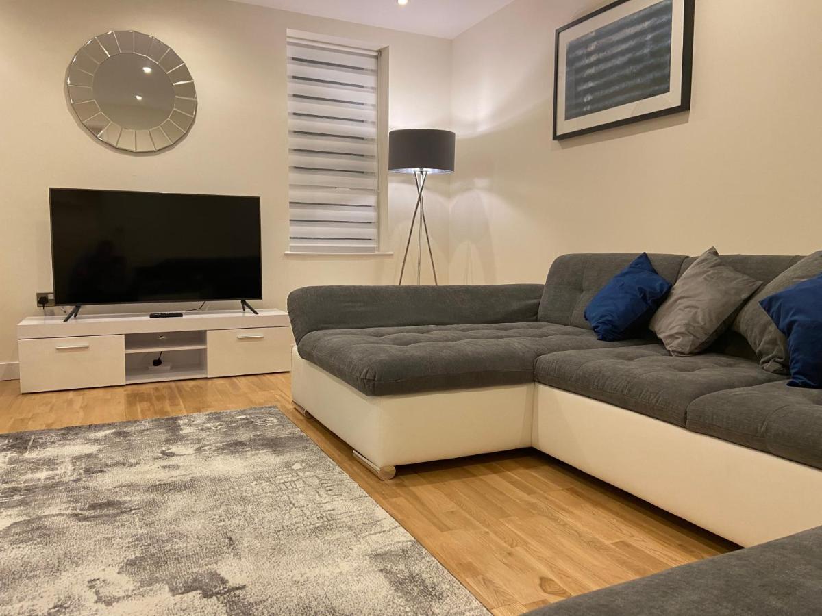 Amazing 2 Bed 2 Bath Private Apartment Watford  Eksteriør bilde