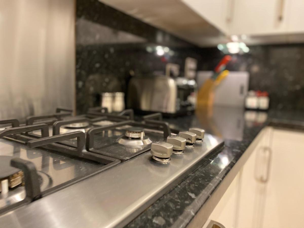 Amazing 2 Bed 2 Bath Private Apartment Watford  Eksteriør bilde