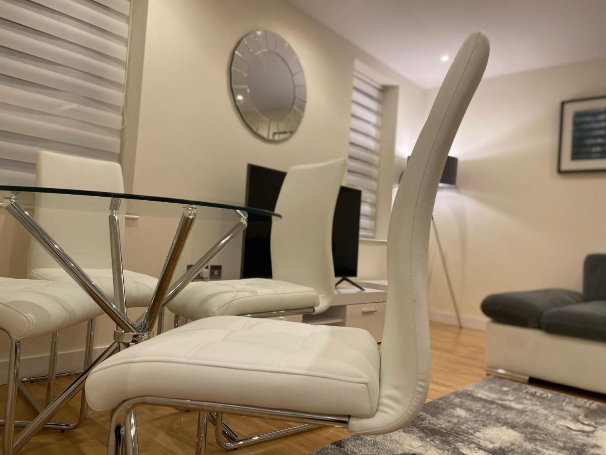 Amazing 2 Bed 2 Bath Private Apartment Watford  Eksteriør bilde